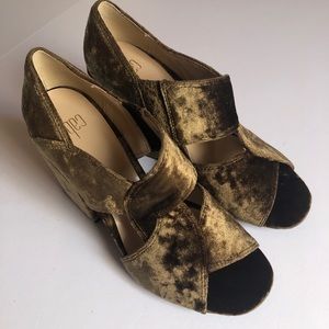 CABI Velvet Interlock Chunky Block Heel Size 7.5